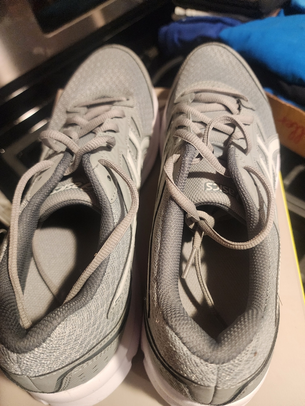 Asics Men's Jolt 2 Gray Mesh Athletic Sneakers - Picture 4 of 6